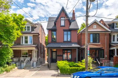 Triplex in Toronto