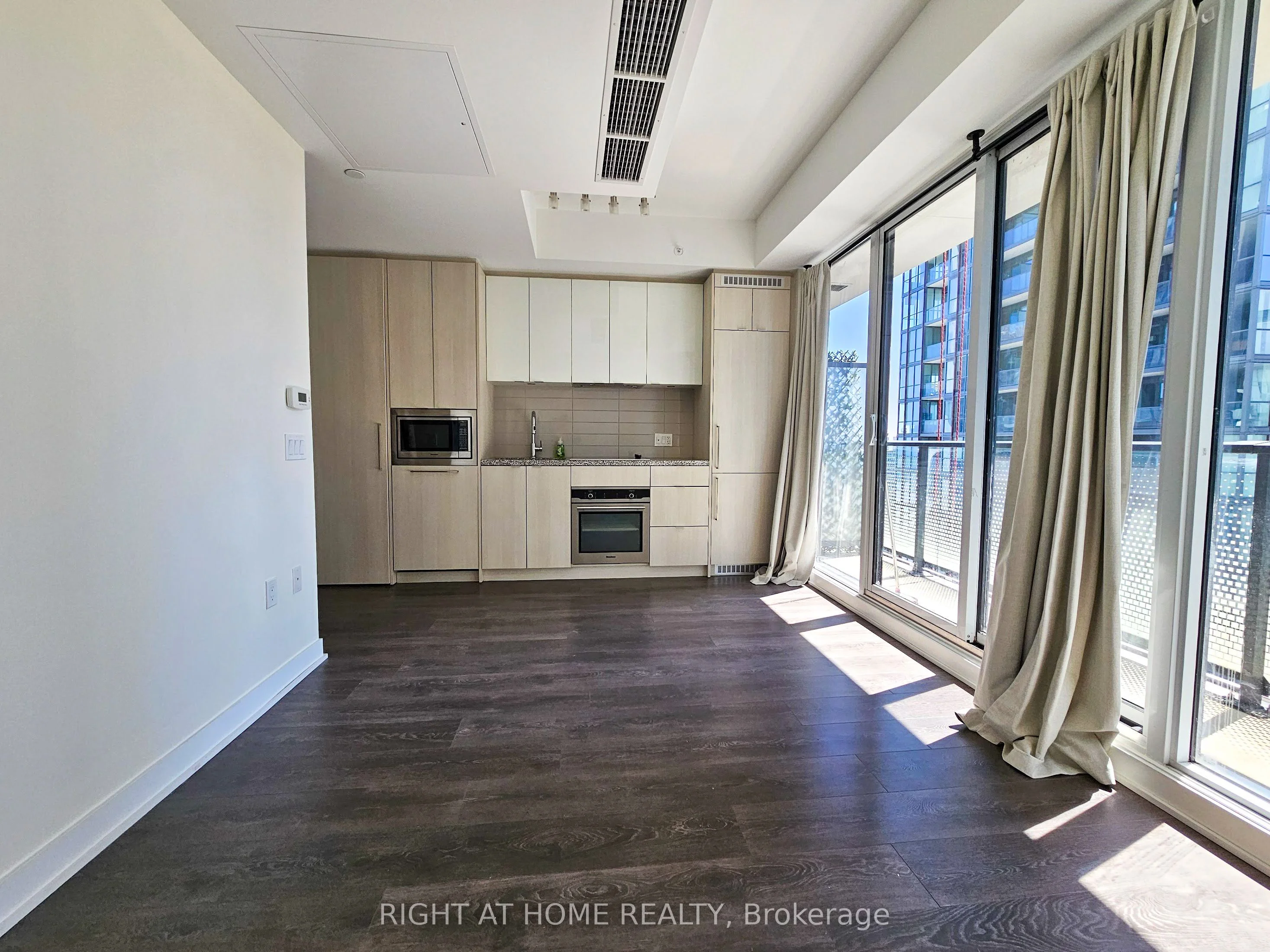 115 Blue Jays Way 3907, Toronto C01, On M5v 0n4
