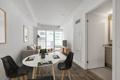 125 Blue Jays Way 1207, Toronto C01, On M5v 0n5