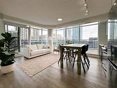25 Carlton Street 2209, Toronto C08, On M5b 1l4