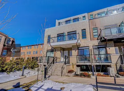 Condo Townhouse in Toronto