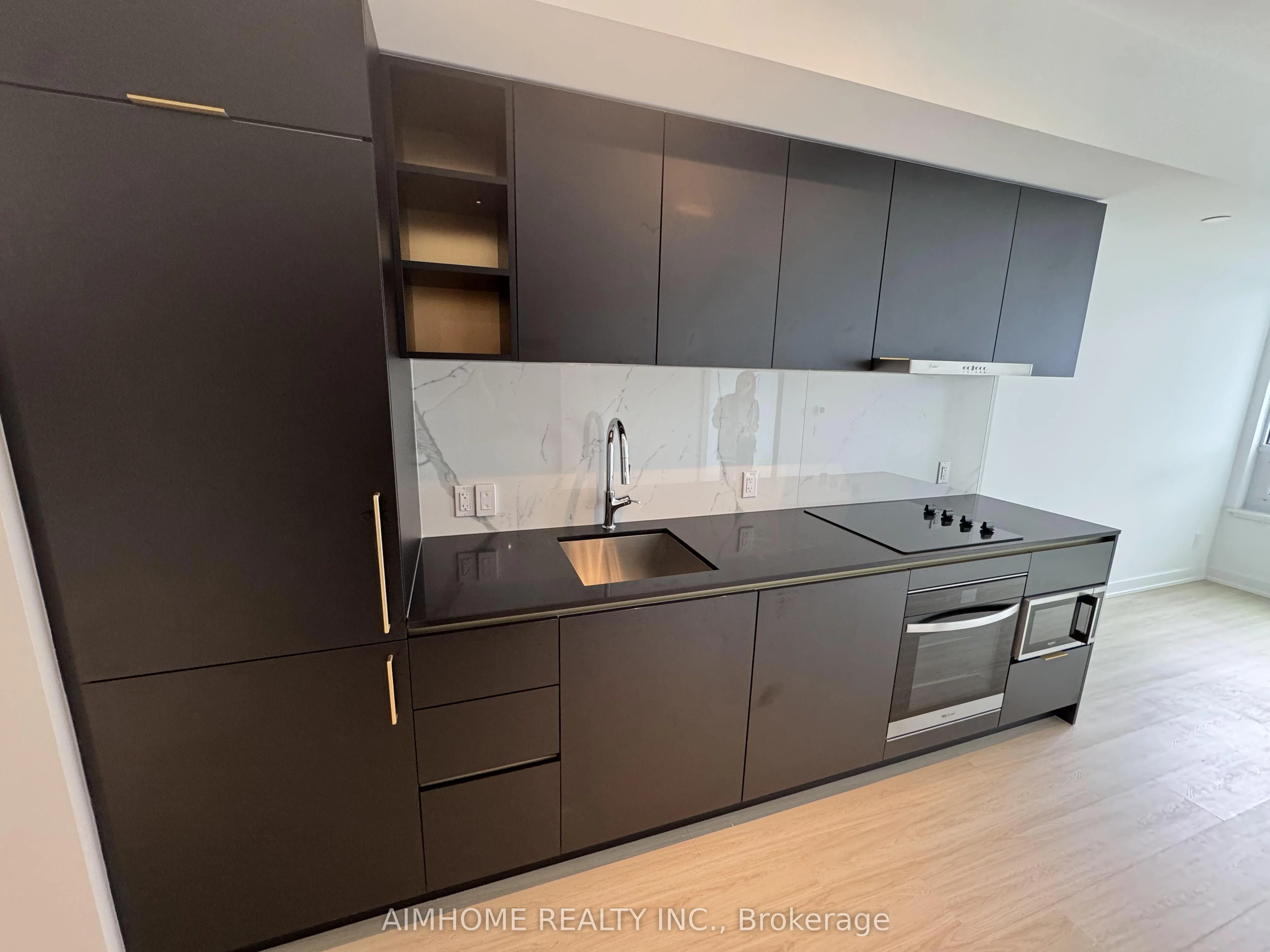 8 Wellesley Street W 4002, Toronto C01, On M4y 0j5