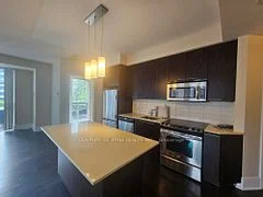 25 Broadway Avenue 707, Toronto C10, On M4p 1t7