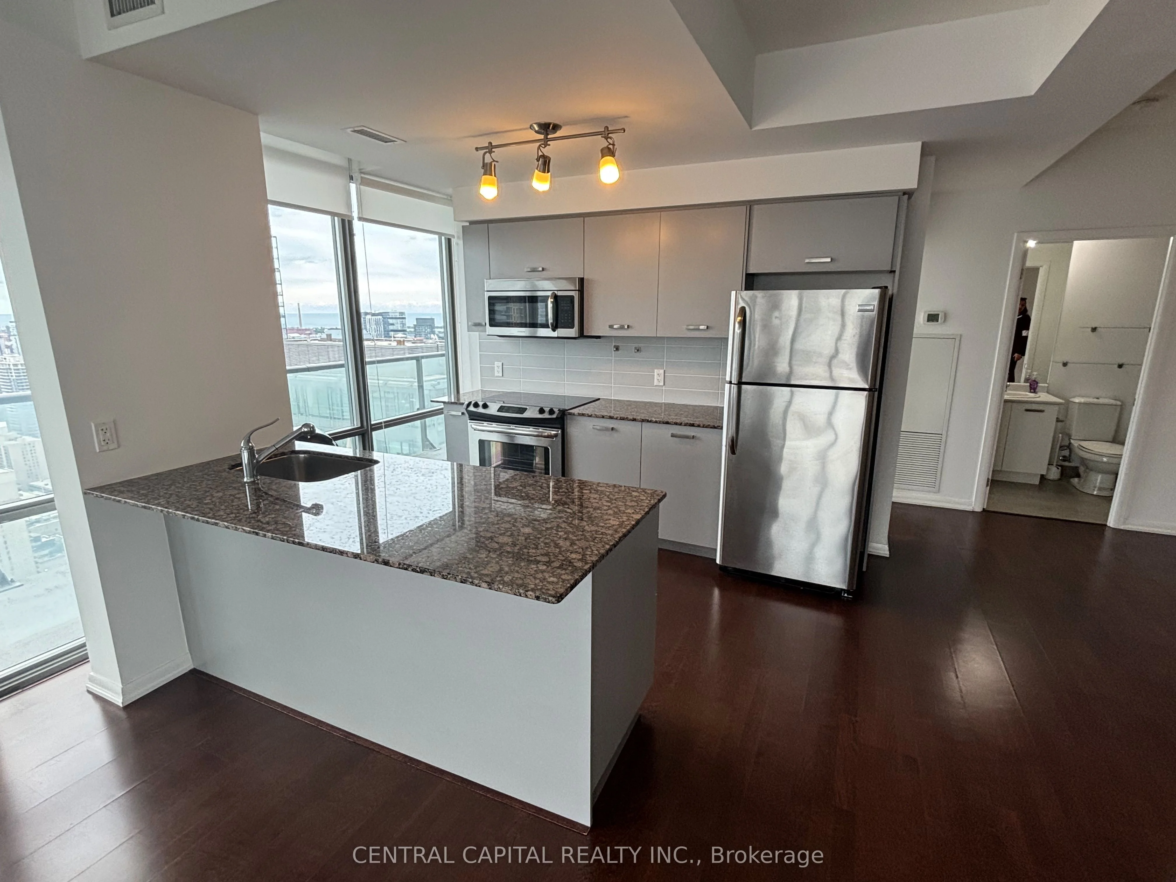 832 Bay Street 4805, Toronto C01, On M5s 1z6