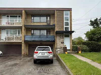 Triplex in Toronto