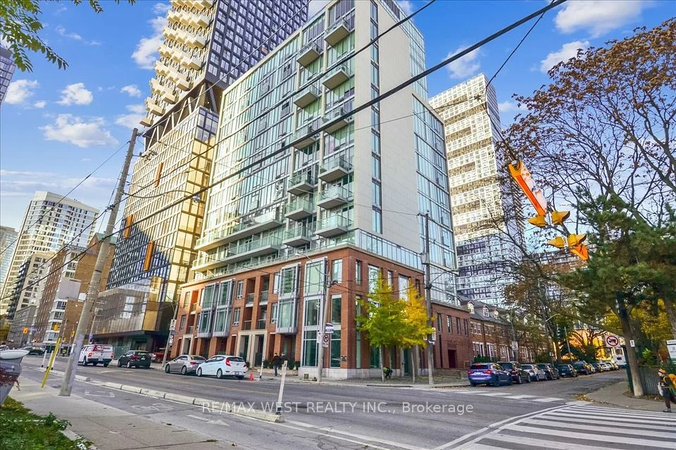 220 George Street 903, Toronto C08, ON M5A 2N1