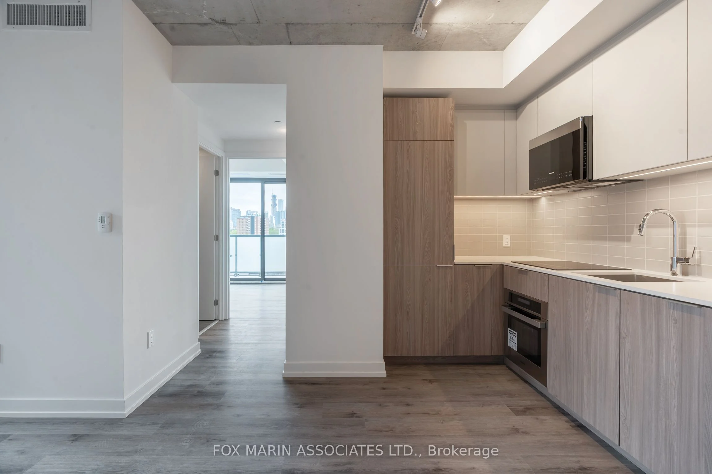 28 Eastern Avenue 825, Toronto C08, On M5a 1h5
