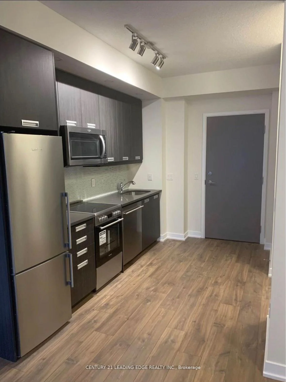 99 John Street 1805, Toronto C01, On M5v 0s6