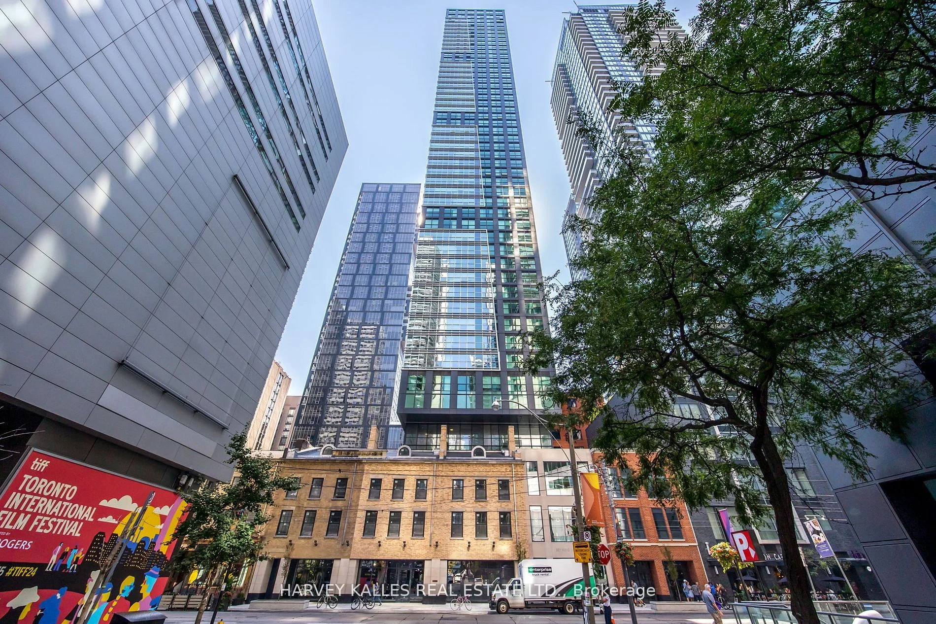 327 King Street W 4504, Toronto C01, ON M5V 0W7