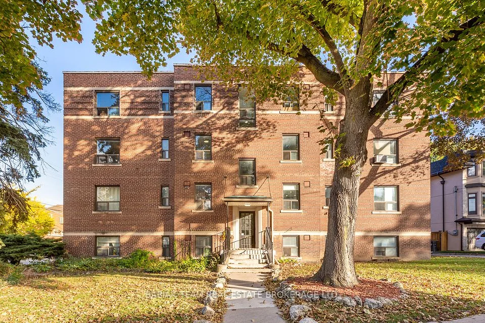 871 Millwood Road 57, Toronto C11, ON M4G 1W8