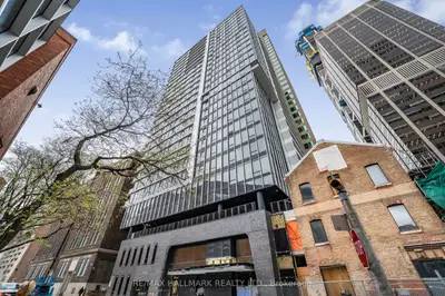 Condo Apartment in Toronto