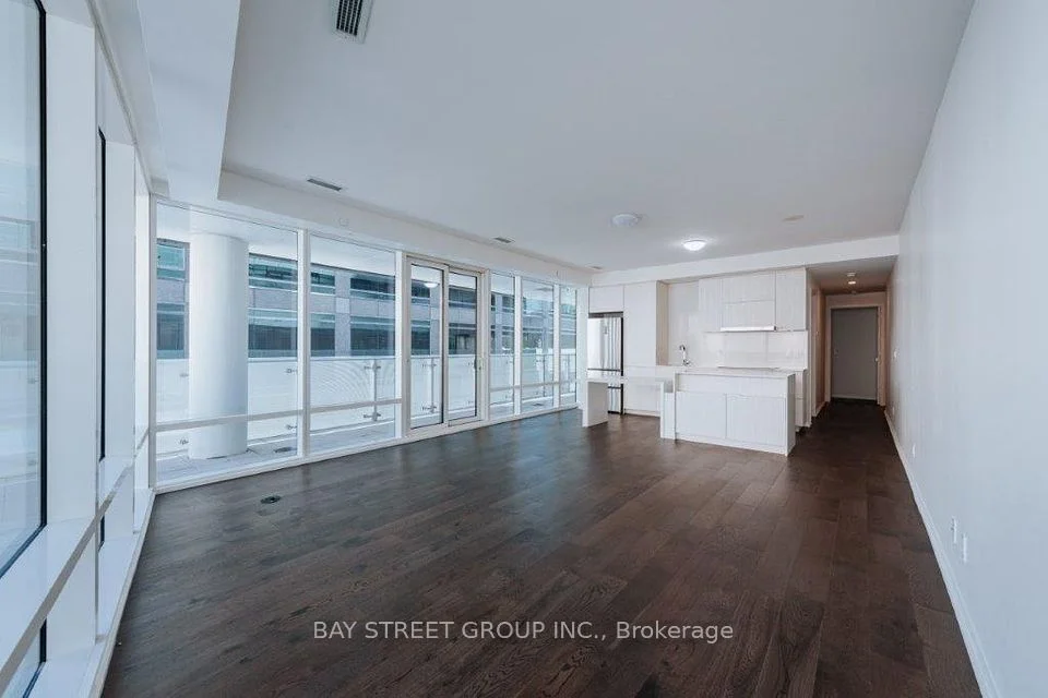 1 Bloor Street E 326, Toronto C08, ON M4W 0A8