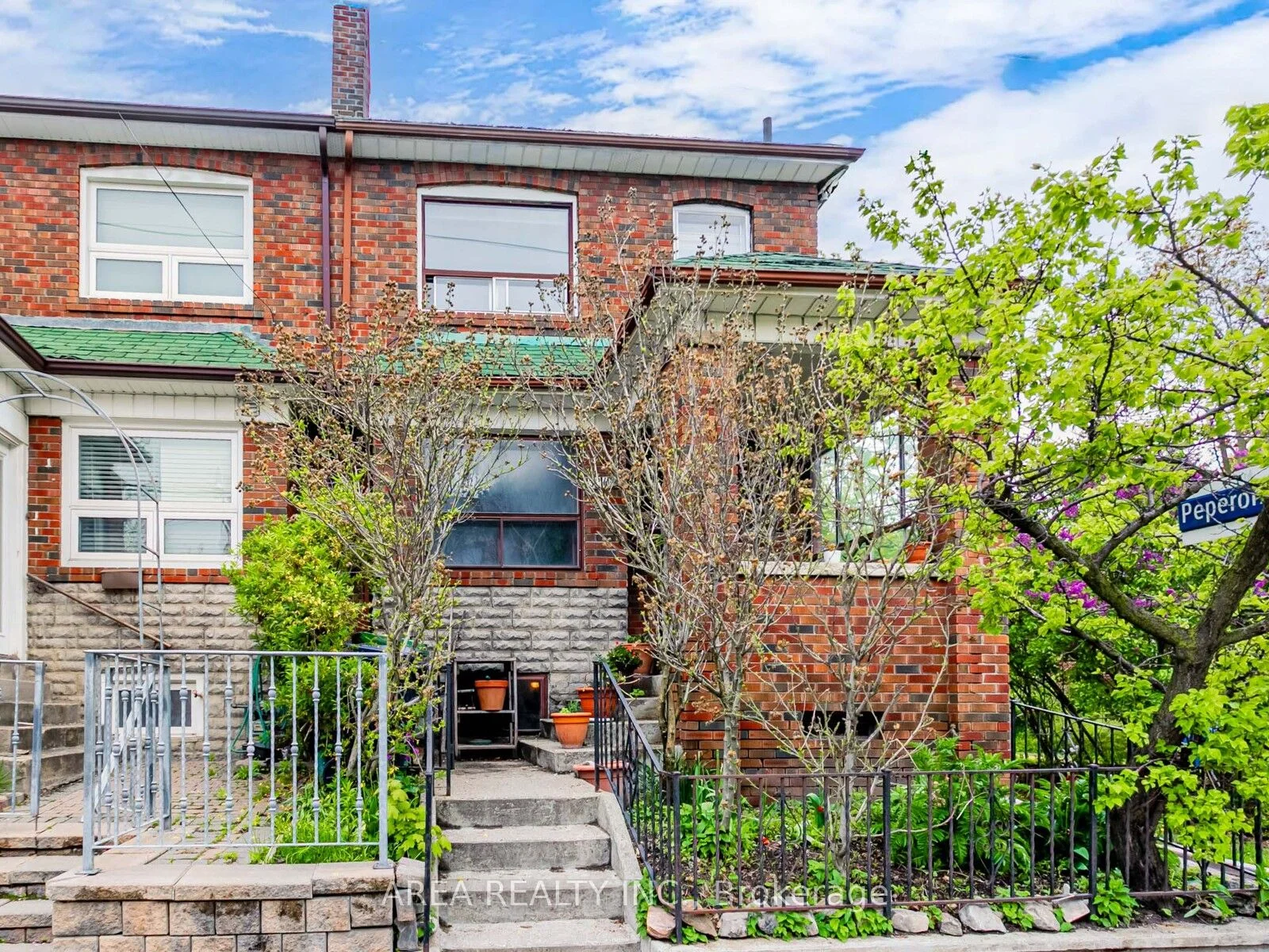 326A Harbord Street, Toronto C01, ON M6G 1H2