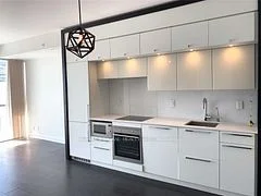15 Grenville Street 2502, Toronto C01, On M4y 0b9
