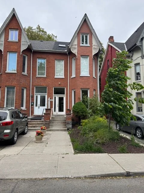 187 Crawford Street, Toronto C01, On M6j 2v5