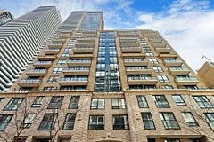 35 Hayden Street 1216, Toronto C08, On M4y 3c3