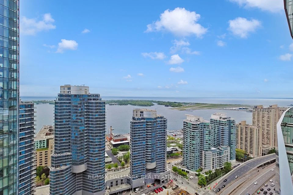 12 York Street 3302, Toronto C01, ON M5J 0A9