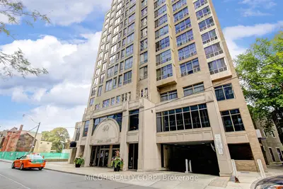 Condo Apartment in Toronto