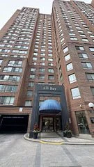 633 Bay Street 1705, Toronto C01, ON M5G 2G4
