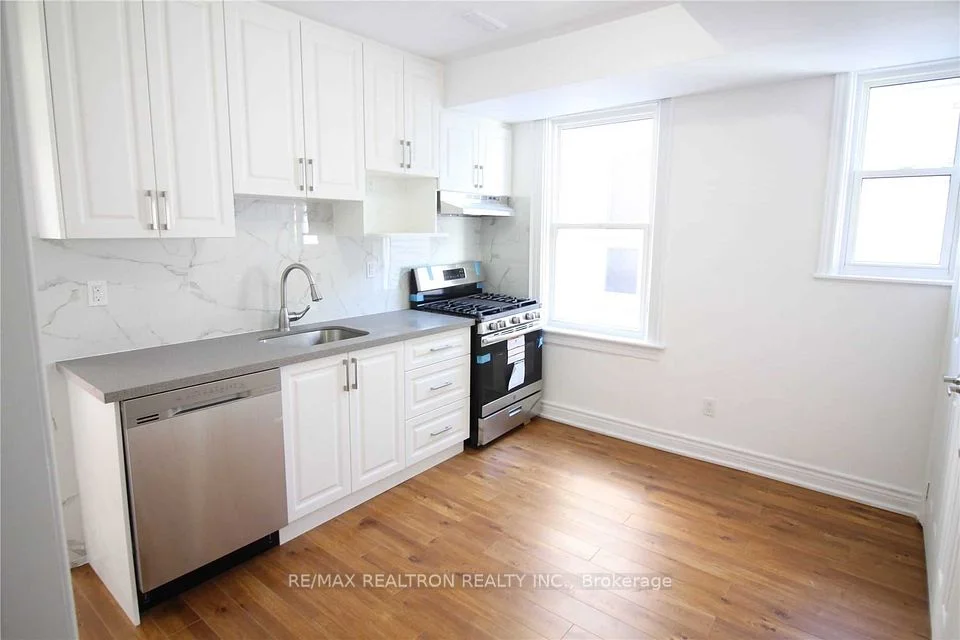 231 Christie Street #2, Toronto C02, ON M6G 3B5