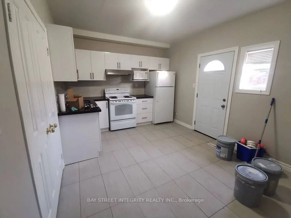 7 D'arcy Street A, Toronto C01, ON M5T 1J8