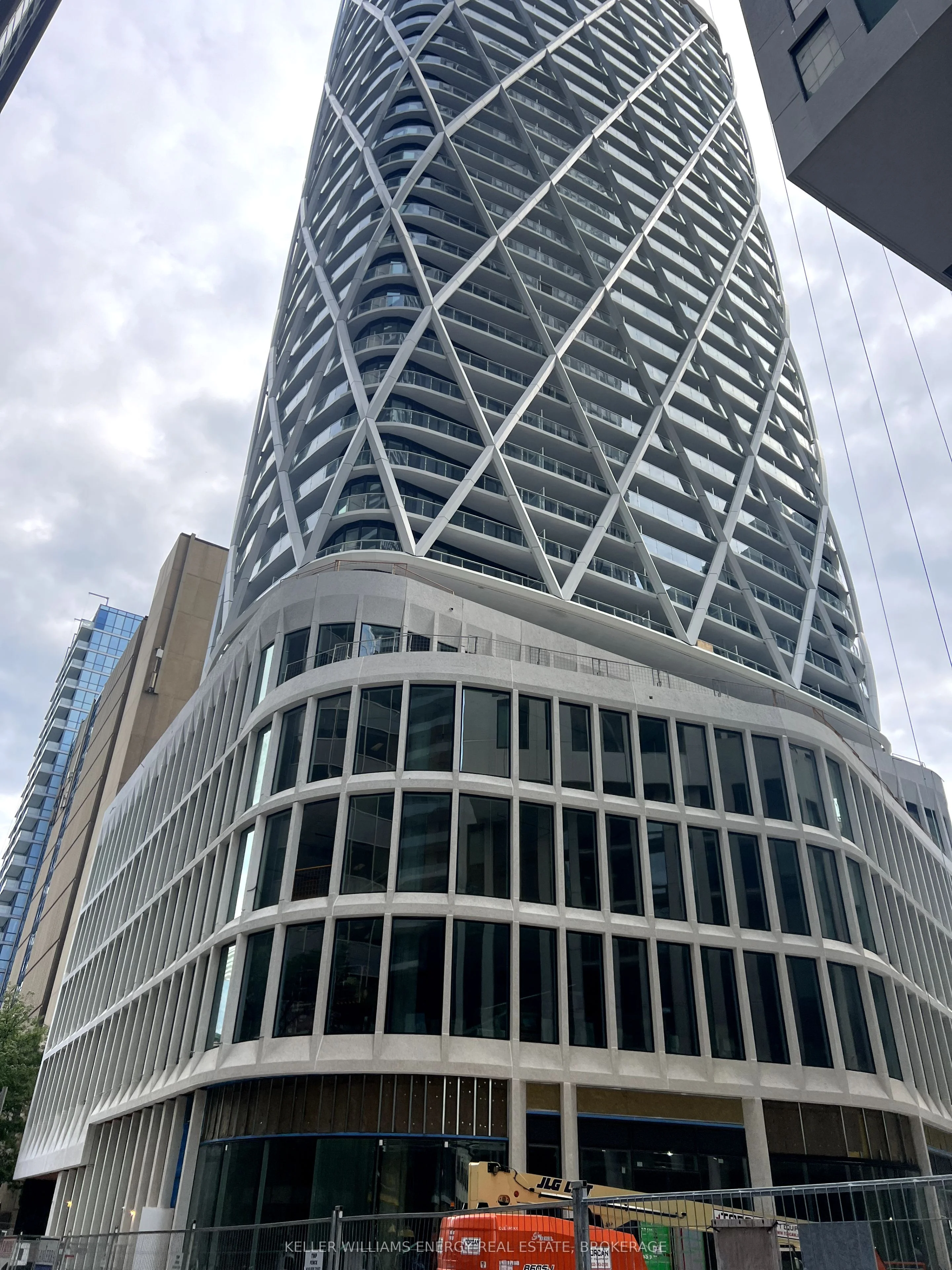 230 Simcoe Street 1023, Toronto C01, ON M5T 1T4