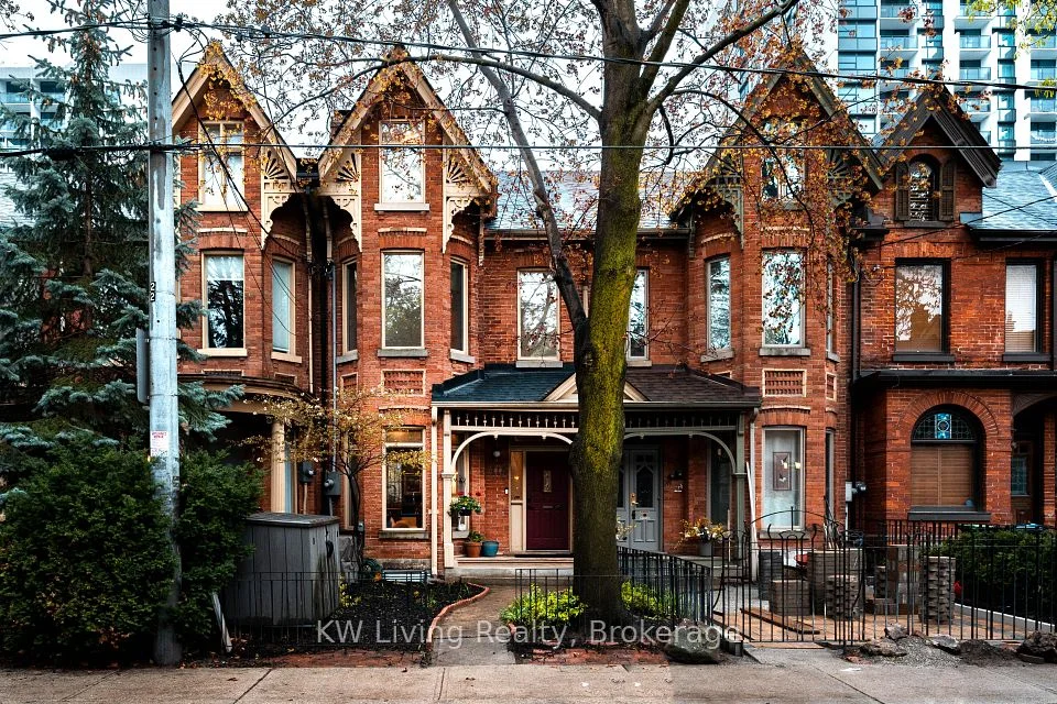 114 Seaton Street, Toronto C08, ON M5A 2T3