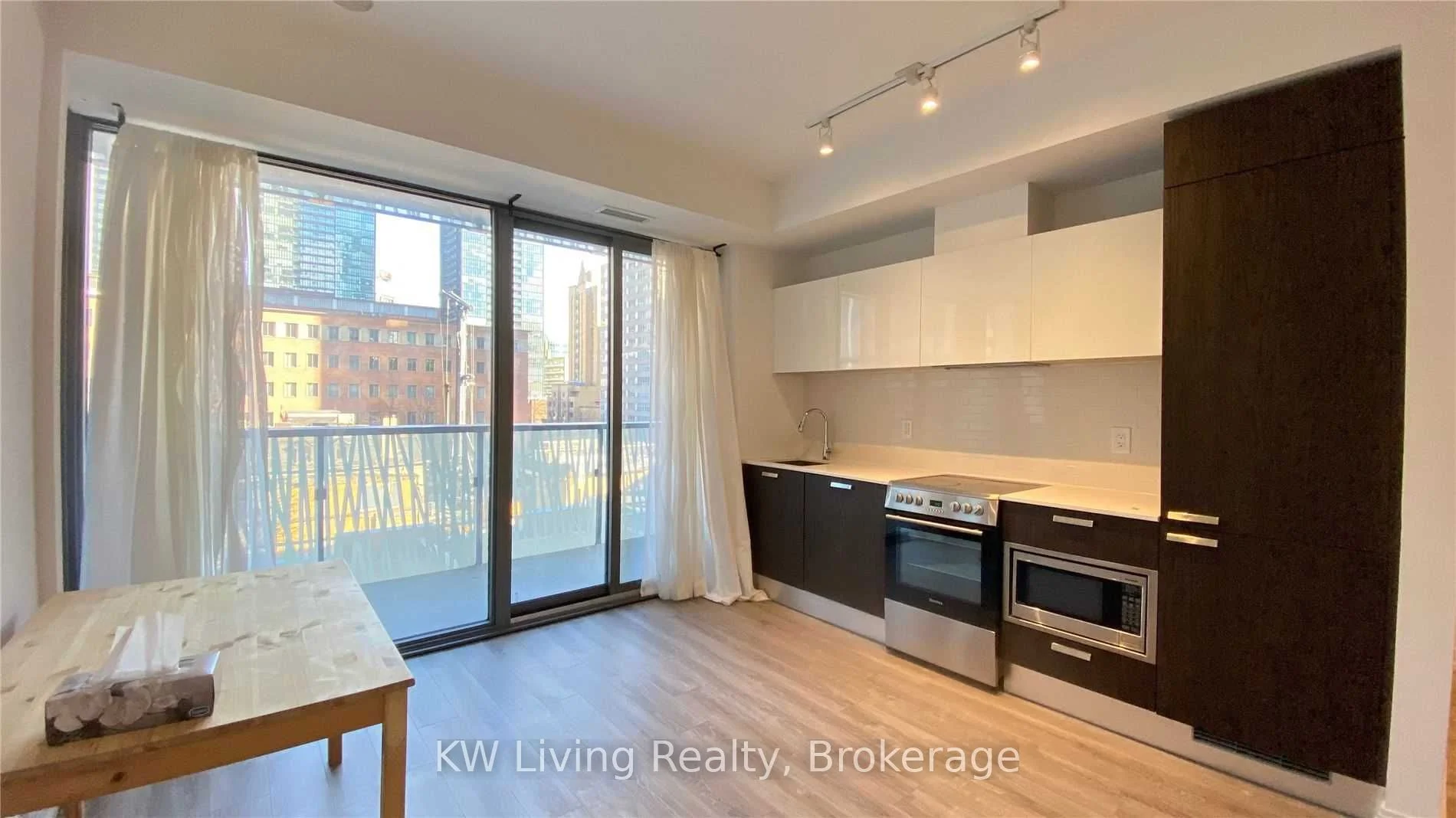 50 Charles Street E 411, Toronto C08, ON M4Y 1T1