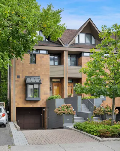 Condo Townhouse in Toronto