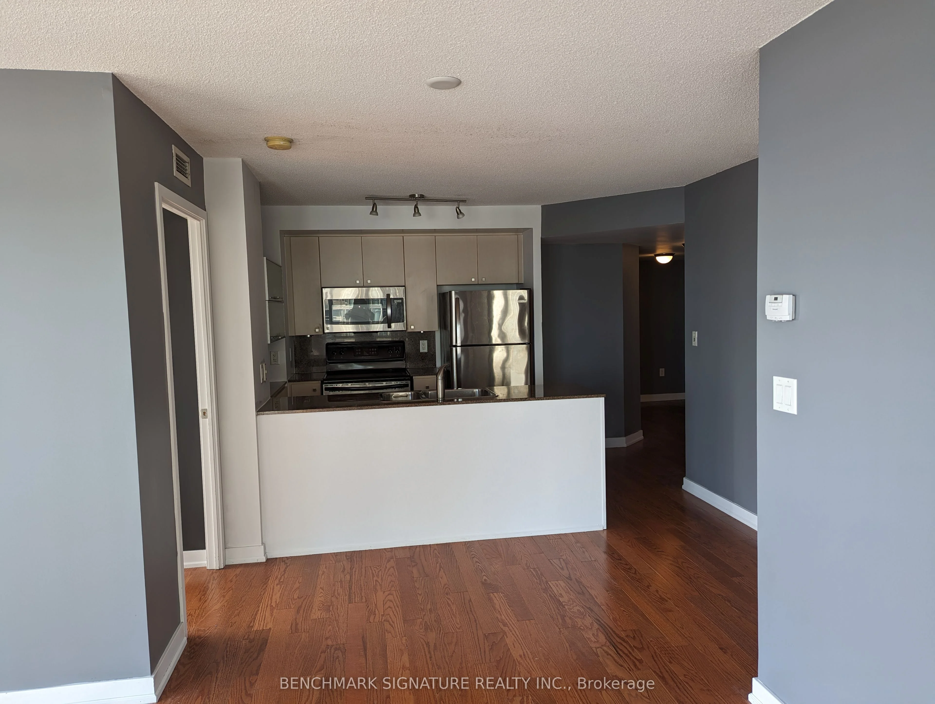 11 Brunel Court 3310, Toronto C01, ON M5V 3Y3