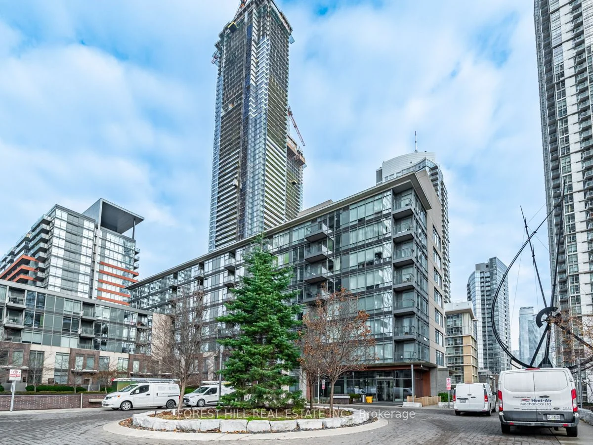 15 Brunel Court 819, Toronto C01, On M5v 3y6