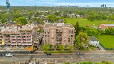 Condo Apartment in Toronto