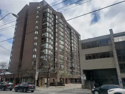 Condo Apartment in Toronto