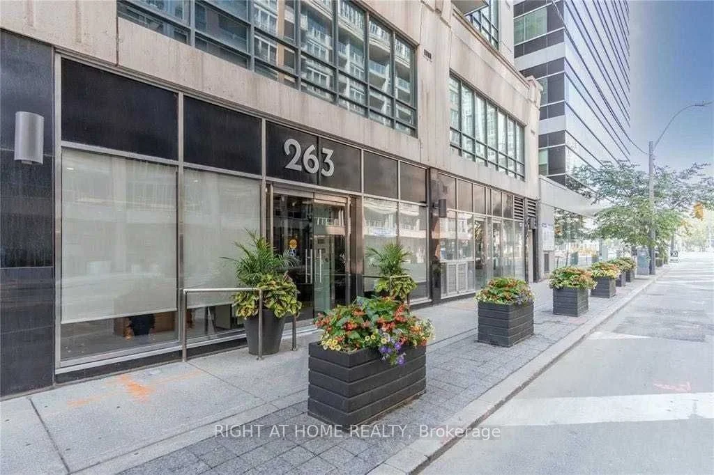 263 Wellington Street W 705, Toronto C01, ON M5V 1E1