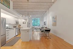 21 Nassau Street 306, Toronto C01, ON M5T 3K6