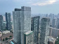 1 Bloor Street E 5203, Toronto C08, On M4w 1a9