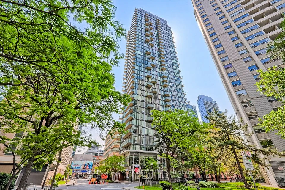 75 St Nicholas Street 2402, Toronto C01, ON M4Y 0A5