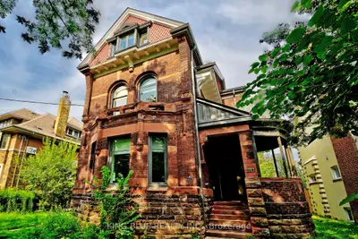 Duplex in Toronto