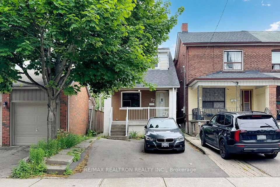 97 Bude Street 2nd Floor, Toronto C03, ON M6E 2E4
