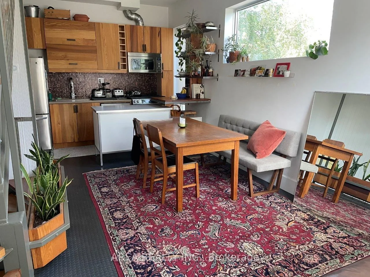 104 Northcote Avenue, Toronto C01, On M6j 3k3