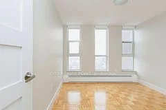 666 Spadina Avenue 2110, Toronto C01, On M5s 2h8