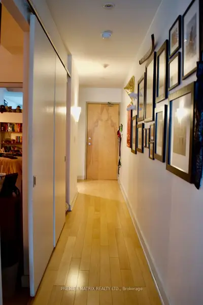 Condo Apartment in Toronto