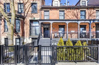 Condo Townhouse in Toronto