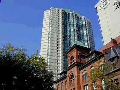 38 Elm Street 1708, Toronto C01, On M5g 2k5