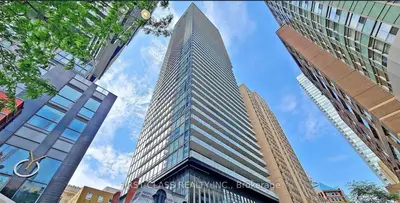 15 Grenville Street 2906, Toronto C01, On M4y 0b9