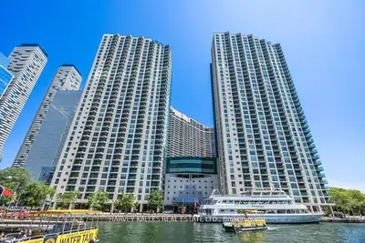 Condo Apartment in Toronto