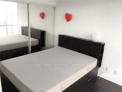 15 Grenville Street 3802, Toronto C01, On M4y 0b9