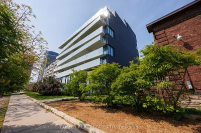 Condo Apartment in Toronto