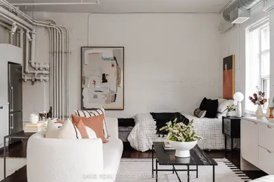Condo Apartment in Toronto