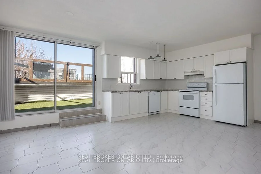 350 Oakwood Street 2, Toronto C03, ON M6E 2W2